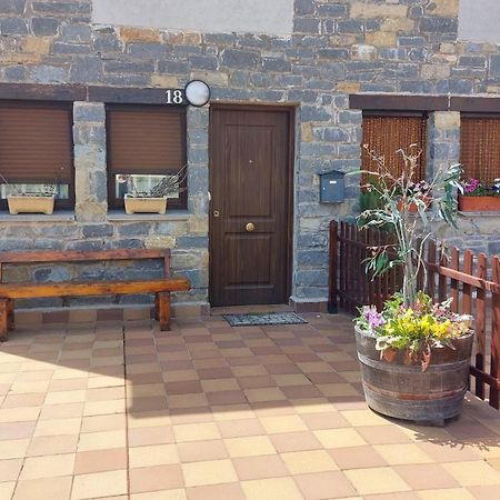 Apartamentos Castiello De Jaca 3000 Eksteriør billede
