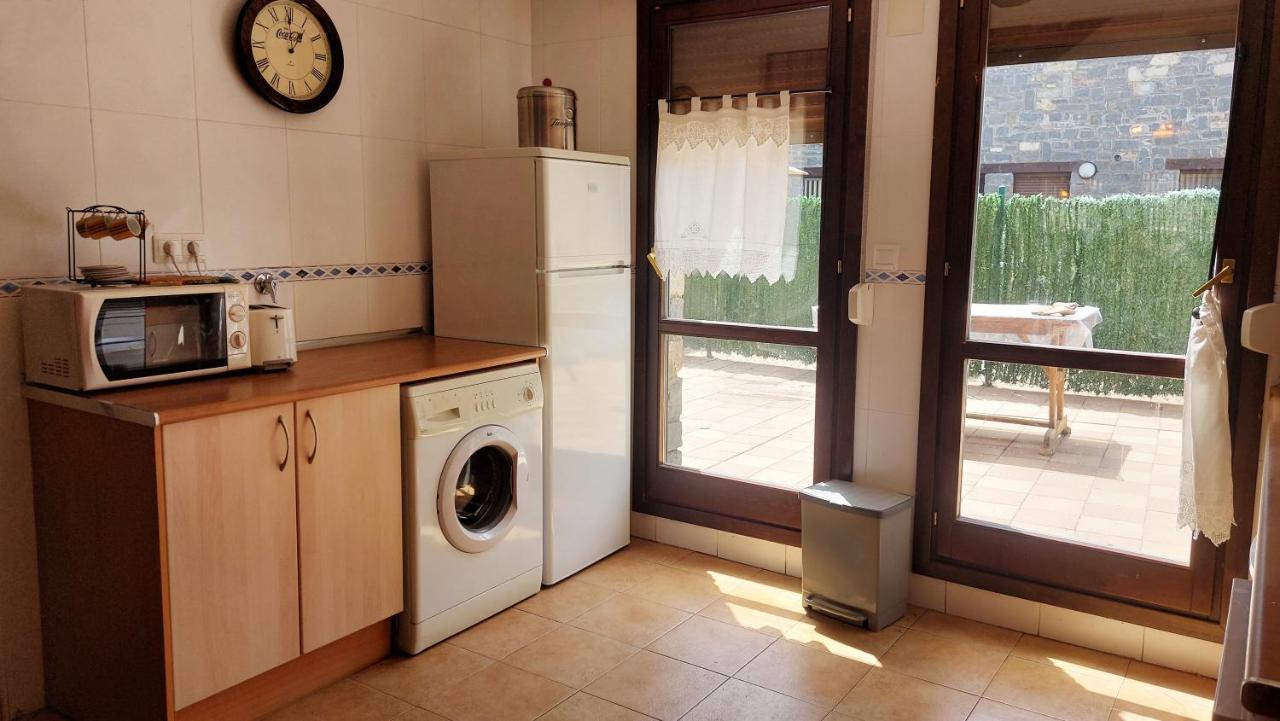 Apartamentos Castiello De Jaca 3000 Eksteriør billede