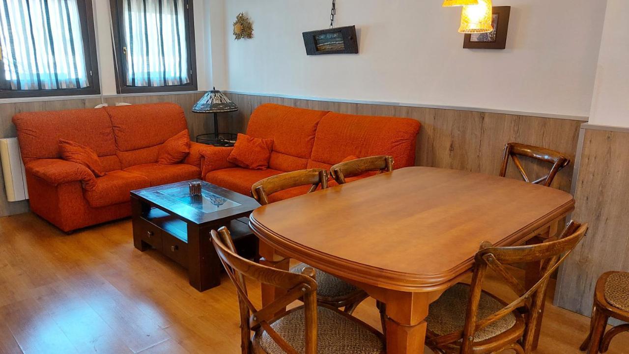 Apartamentos Castiello De Jaca 3000 Eksteriør billede