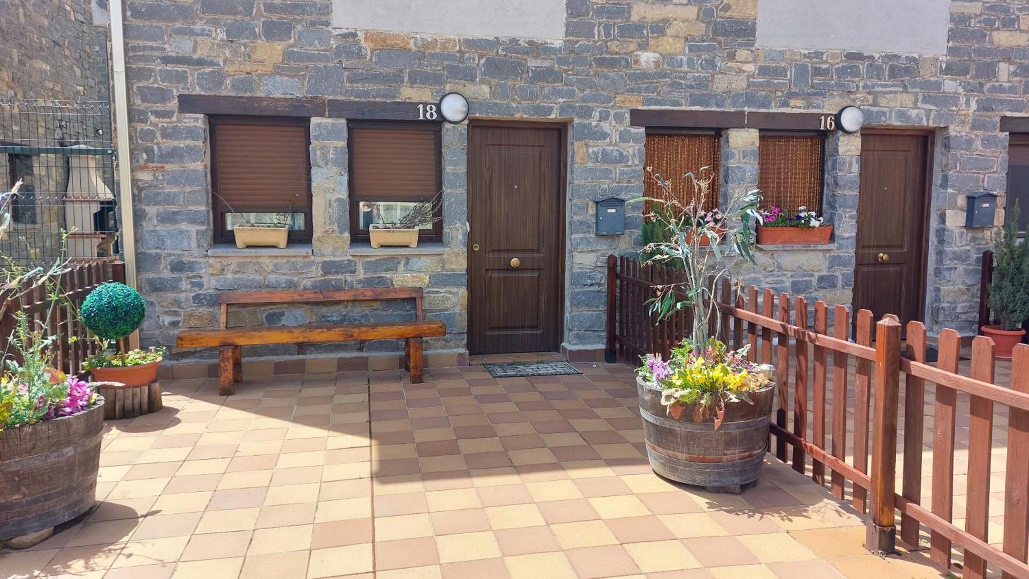 Apartamentos Castiello De Jaca 3000 Eksteriør billede